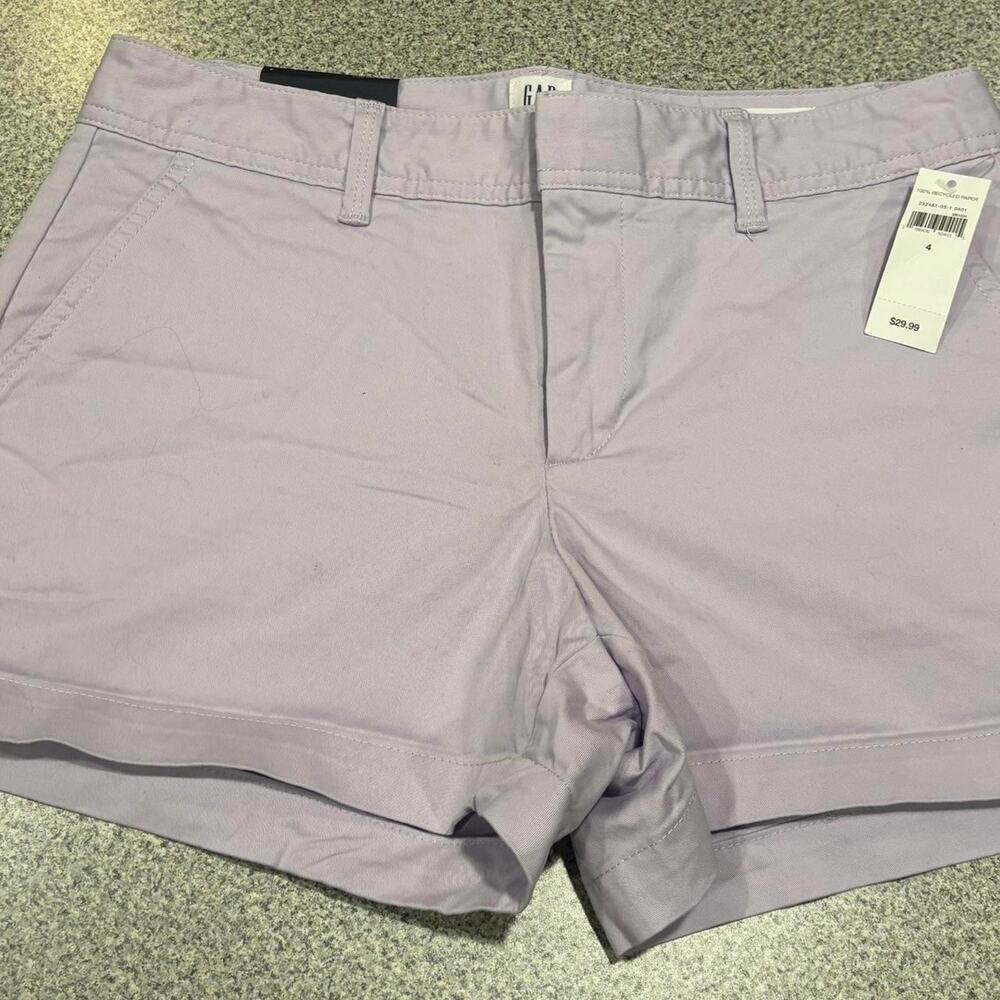 Gap Lavender "City Short" – Mid Rise 3" Inseam - Size 4
